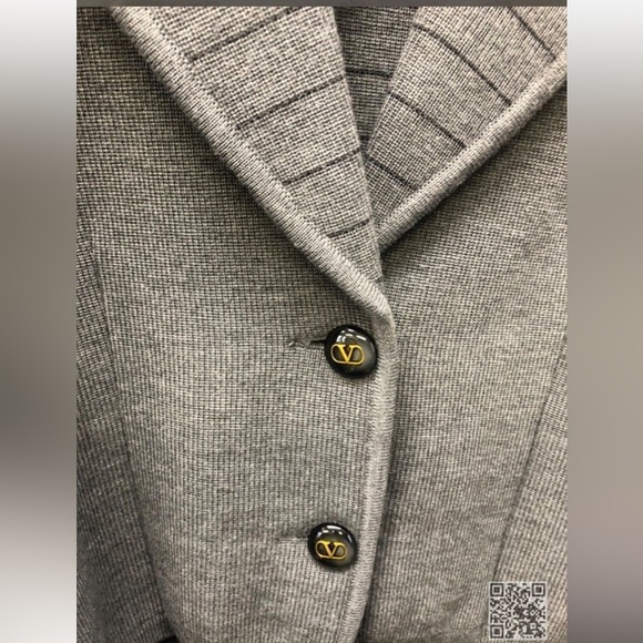 VALENTINO Grey Sweater NWOT W/ 2 Buttons made in Italy - Picture 3 of 7